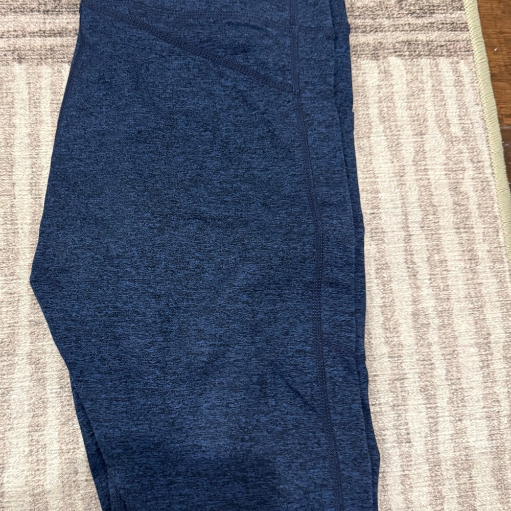 Kira grace
Navy Blue Heather pocket Leggings